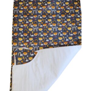 Óvódai fektető/DerékaljSzürke alapon Róka-szivárvány